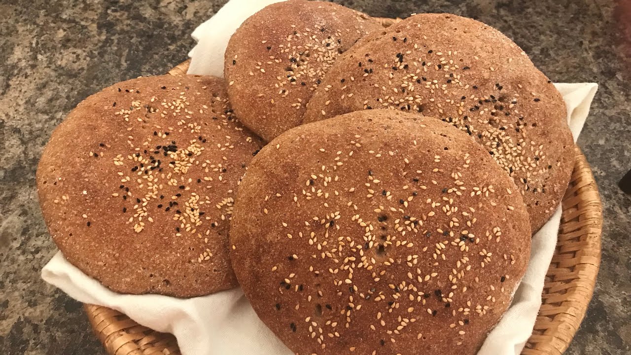 خبز الشعير بالنخالة و ايلان (الدخن) و خميرة بلدية