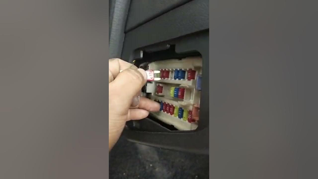Isuzu Dmax turn signal light & hazard problem solved part 2 - YouTube