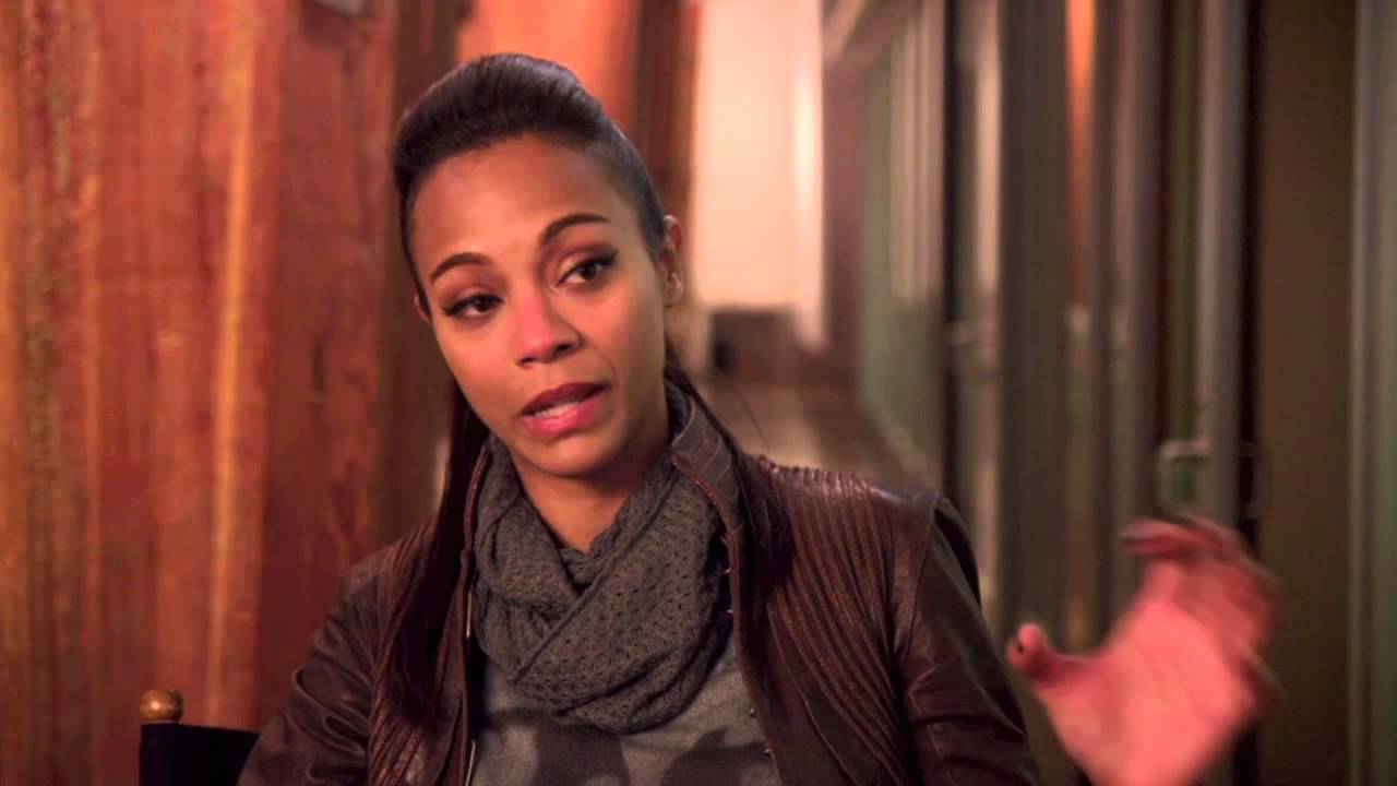 Star Trek Into Darkness Cast Interview- Zoe Saldana - YouTube