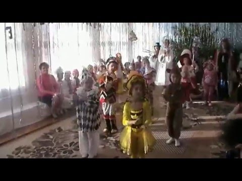 Новорічний танок іграшок в НРЦ Веселка