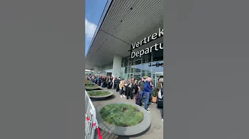 Very Long que in Amsterdam’s airport security control!😱 #netherlands #springseason #spring2022 #nl