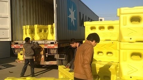 Buffalo Safety Barrier loading 40ft container