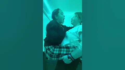 Oh my God she drop me!!!!