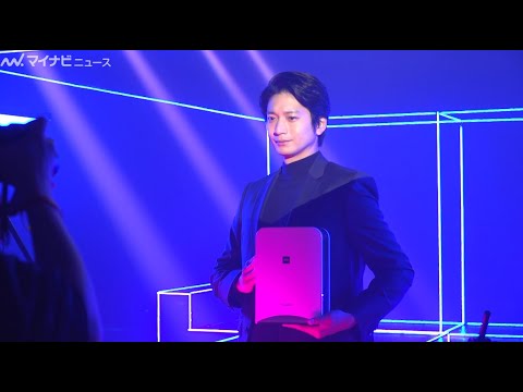 向井理 スタイリッシュなスーツ姿で美しい微笑み浮かべる ブルーデオ 新tvcm ブルーデオ 光除菌編 メイキング映像公開 Youtube