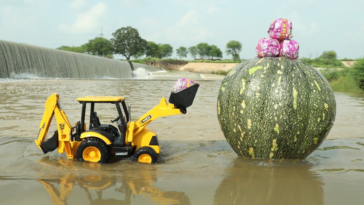 Pumpkin Vs Sutli Bomb | Jcb Loading Big Kaddu Dump Truck | Bruder Tractor | Tipper Truck | CS Toy
