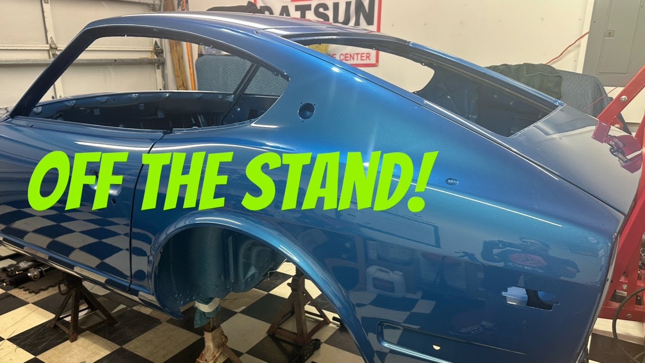 1971 Datsun 240 Z Gets Taken Off Of The Body Dolly!