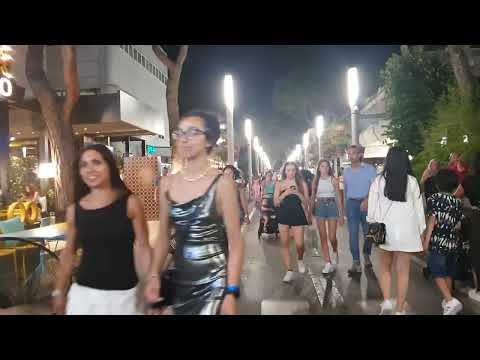 NIGHTLIFE IN RICCIONE, ITALY 🇮🇹 | WALKING TOUR