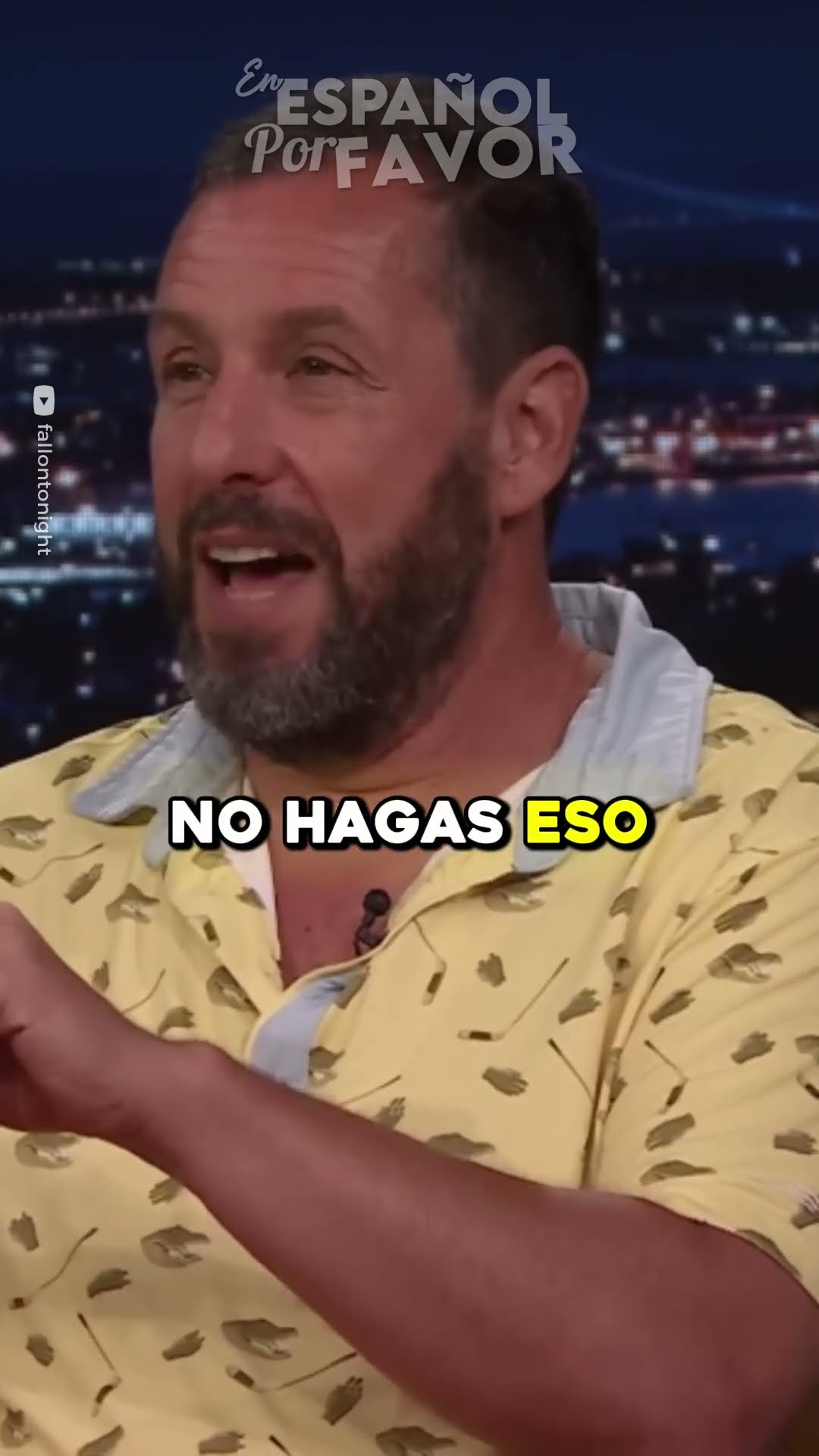 Adam Sandler sobrevivió cantando en el metro #adam #sandler #español #shorts
