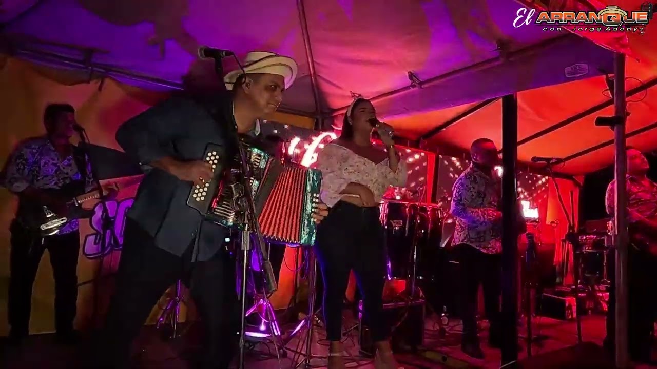 A GOZAR LOS TAMBORITOS  - VICTOR BERNAL EN VIVO