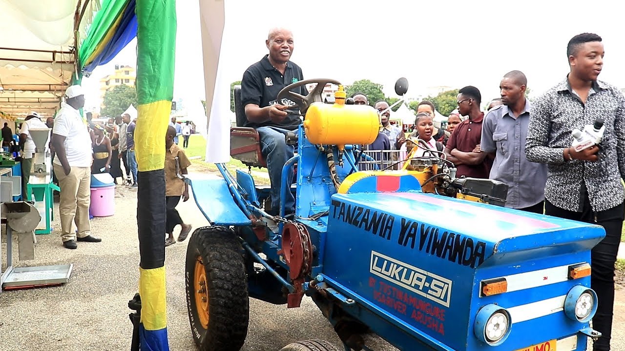 WABONGO NI NOMA AISEE! TREKTA LINATUMIA INJINI YA PIKIPIKI NA KUONESHA MAAJABU MBELE ZA WATU