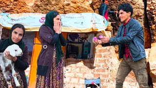 Young Operator Proposed to His Homeless Lover on Camera and Shocked Everyone 😱❤️