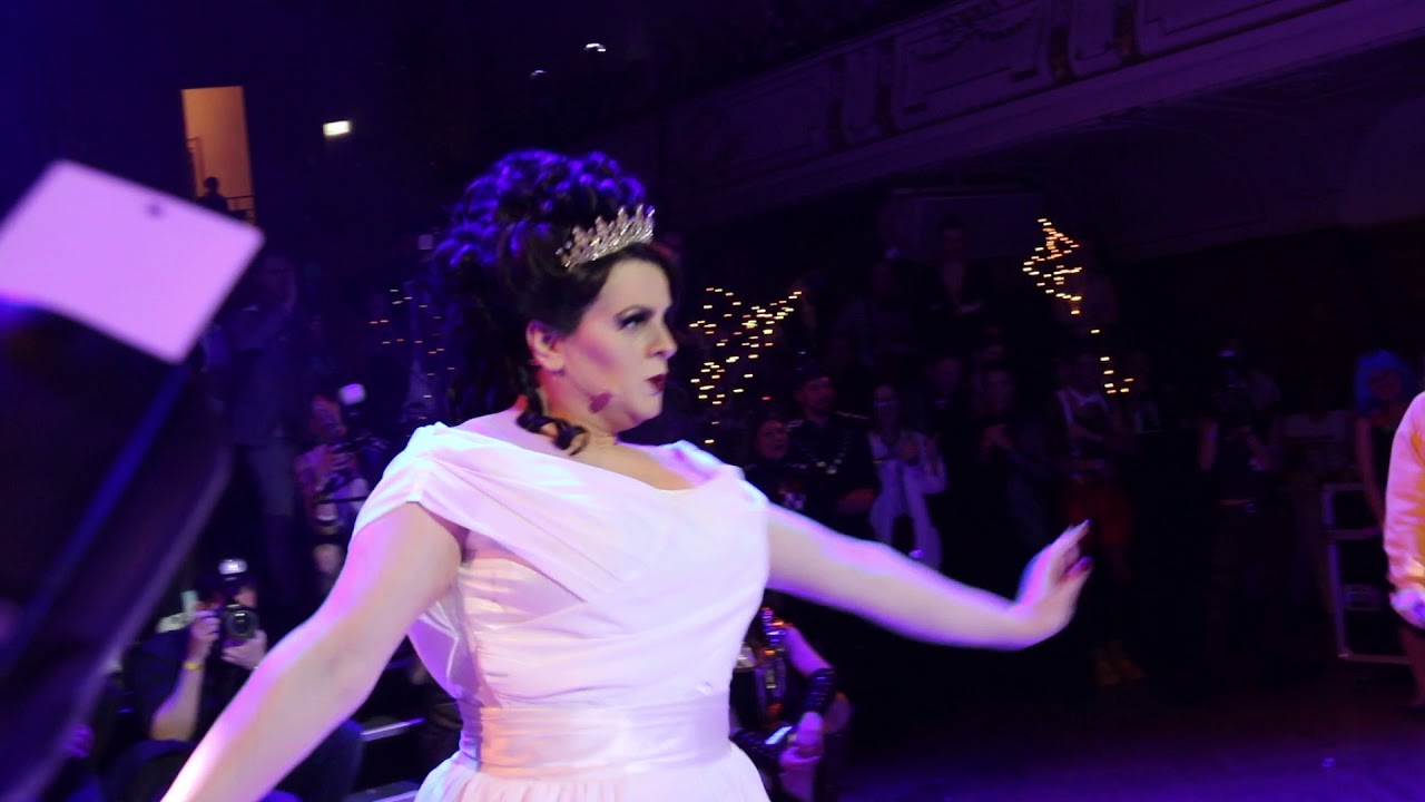 Mamma Mia - Mitternachtseinlage - Miss Desmond -  Grazer Tuntenball