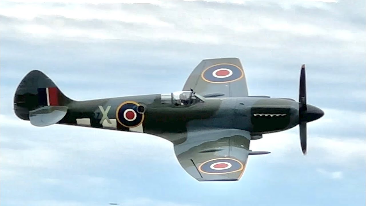 Supermarine Spitfire Mk. XIV - 14. Dobový letecký den / Historical Airshow Mladá Boleslav 2024