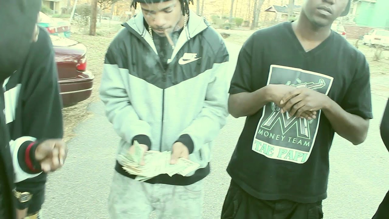 Believe Dat-Bloxo Ft.Clutch Shooter(OFFICIAL VIDEO) bekijken op YouTube