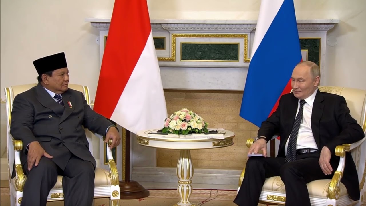 Pertemuan Presiden Prabowo dengan Presiden Vladimir Putin di Istana Constantine