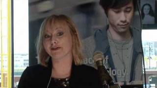 How Would the Intel® Reader Improve Jennifer's life
