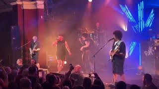 Swiss und die Anderen feat. Moonkid - Nett werden (Live @ Felsenkeller Leipzig - Punk ist tot Tour)