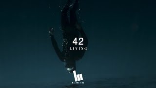 LIVING - 42 (Video Letra) chords