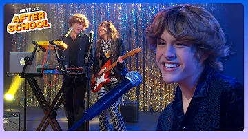 Keep Singin' It' Erin & Aaron's First Performance! 🎸🎹 Erin & Aaron | Netflix After School