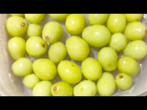 I'VE GOT AN BETER IDEA | Eating SOUR Patch Candy Grapes!