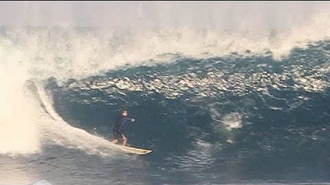 Anthony Walsh Tube at Pipeline