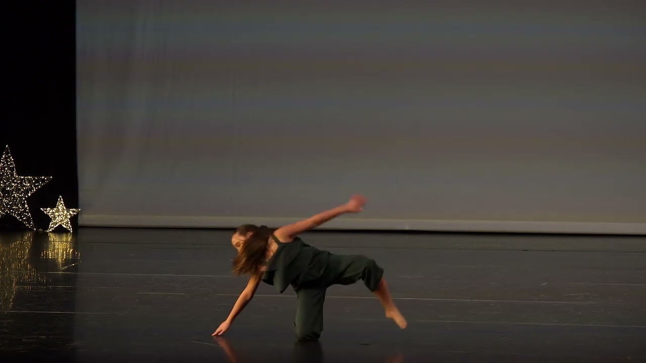 Solo Julya - 10 ans - Catégorie 1 - Style modern Jazz  - Amateur avancé