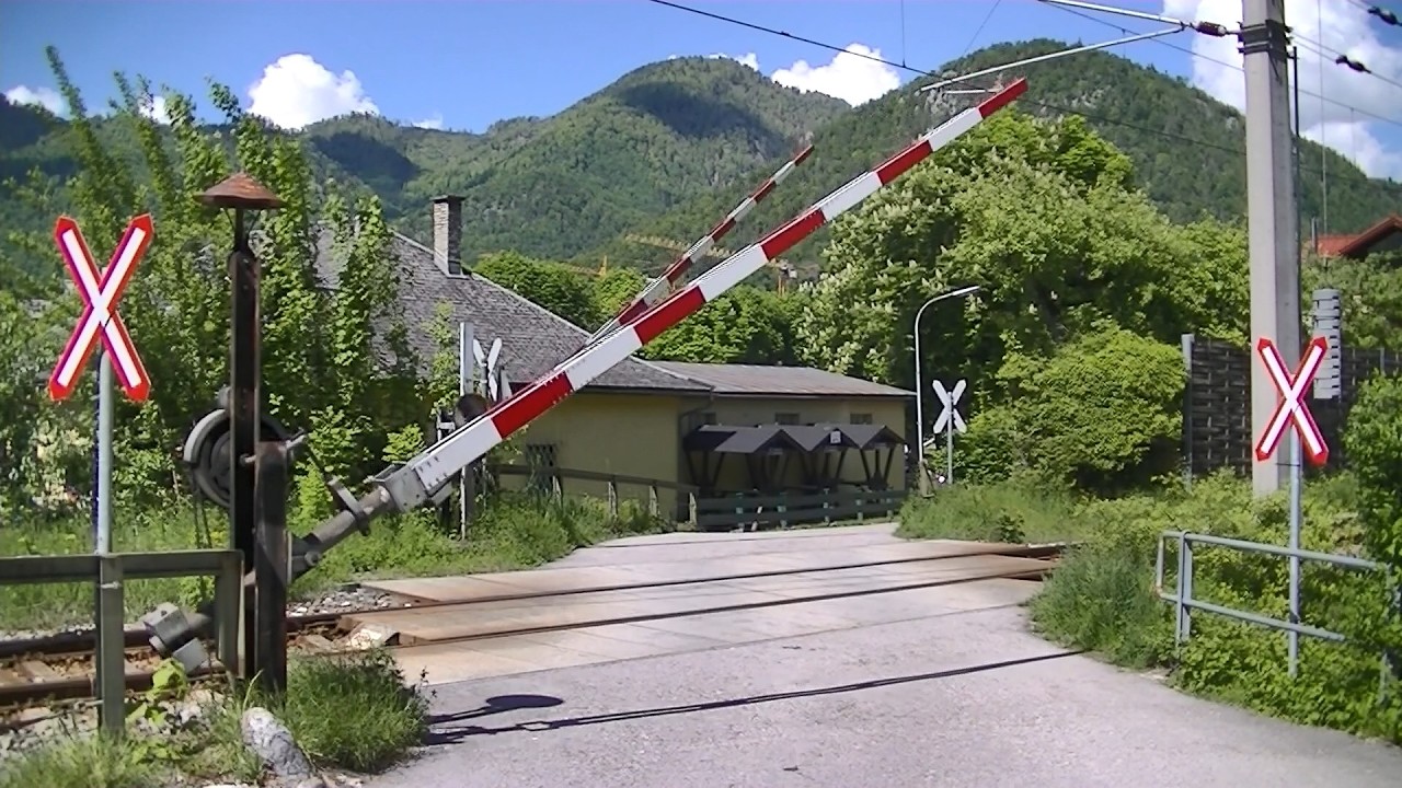 Spoorwegovergang Bad Ischl (A) // Railroad crossing // Bahnübergang