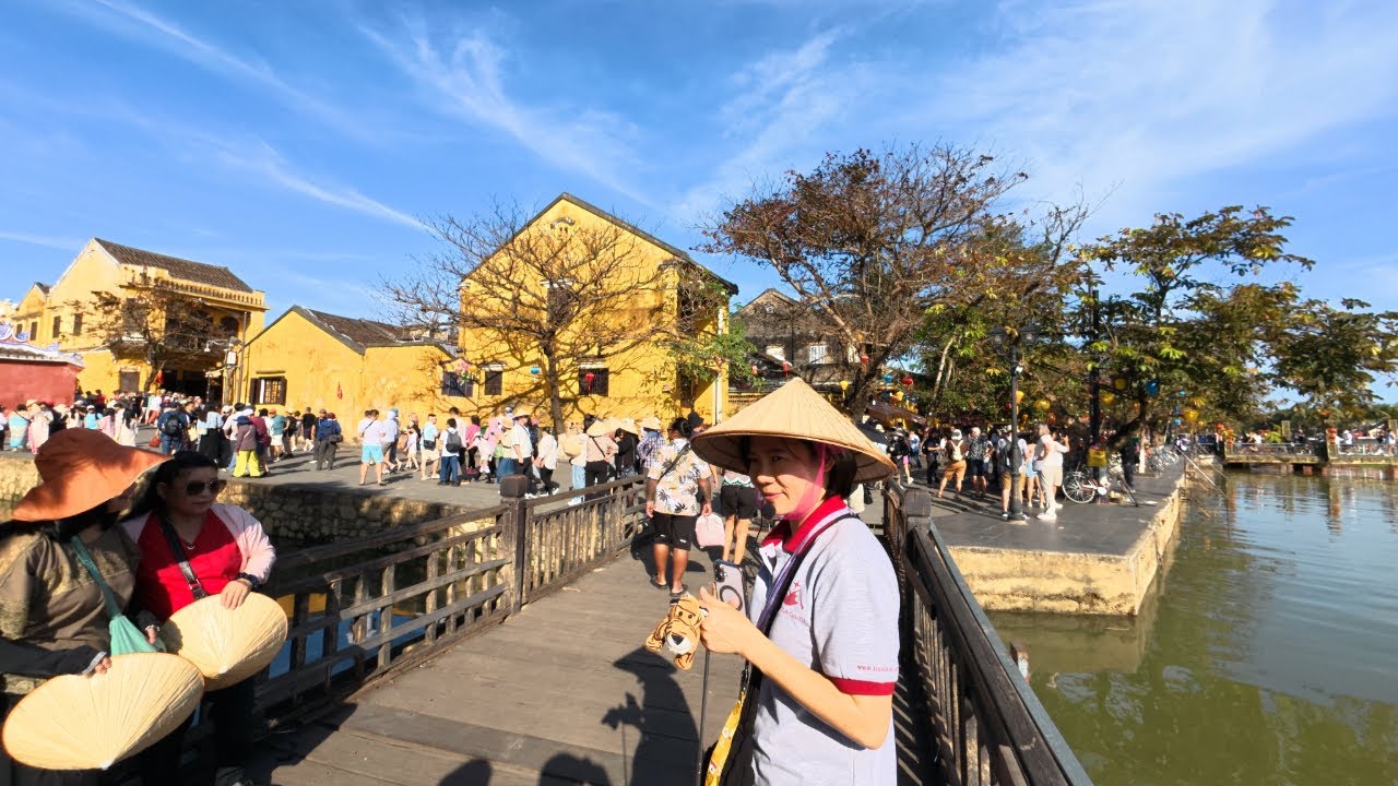 Hoi An Old Town 🇻🇳 | Vietnam Day Walk