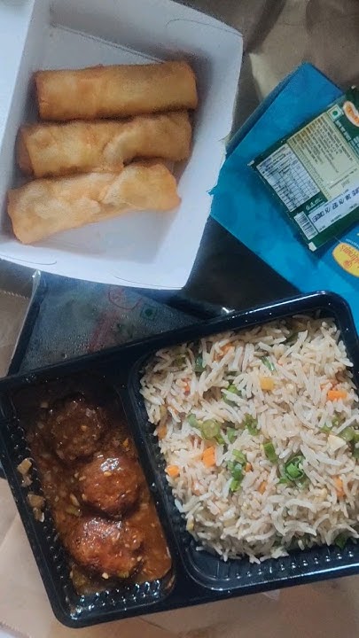 Zomato Food Delivery In Train food travel trainjourney zomato zomato-food-delivery-in-train-food-travel-trainjourney-zomato