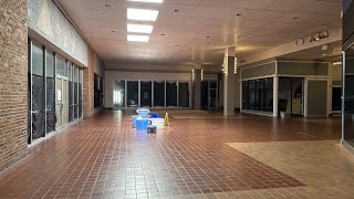 River City Mall (Keokuk, IA) - classic brick mall