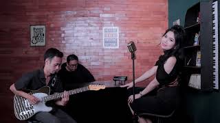 Satu Yang Tak Bisa Lepas - Agatha Rizky ( Live Cover Reza Artamevia )