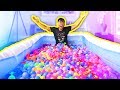 1000+ WATER BALLOONS IN A POOL!