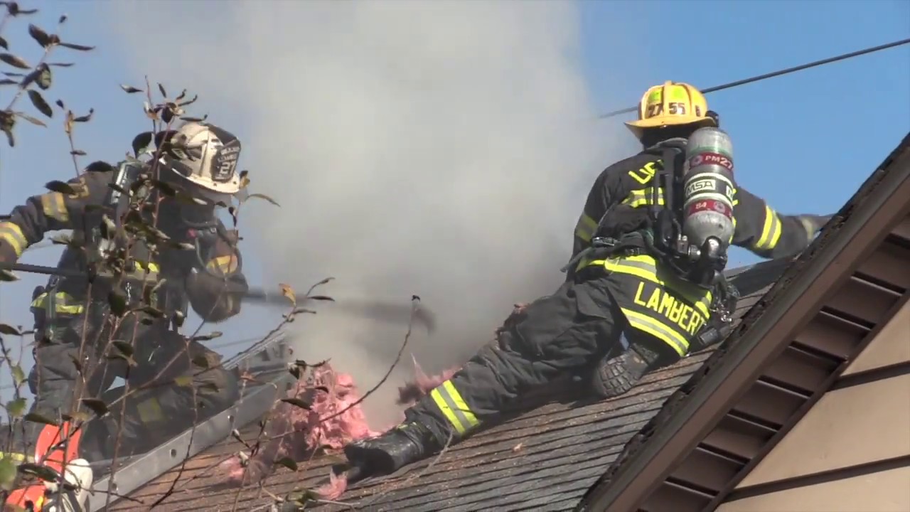 Crews Battle Smokey Nazareth Apartment Building Fire - 11.28.17 - YouTube