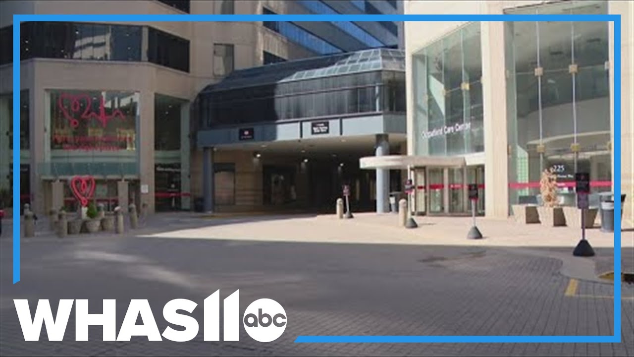 Медсестра еврейской больницы получила ножевое ранение возле здания больницы, сообщает полиция Либ...