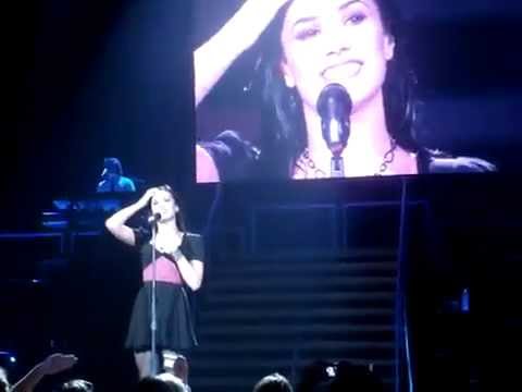 Demi Lovato breaks down crying    'Don't Forget'   Live at the St  Pete Times Forum   7 31 09