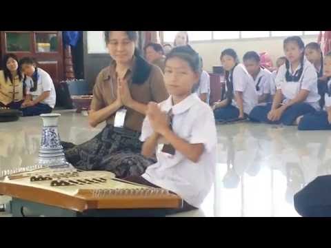 อั้มอั้ม เดี่ยวขิมขึ้นพลับพลาสองชั้น