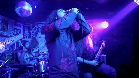 Crypt Crawler - Skinned Alive (Live)