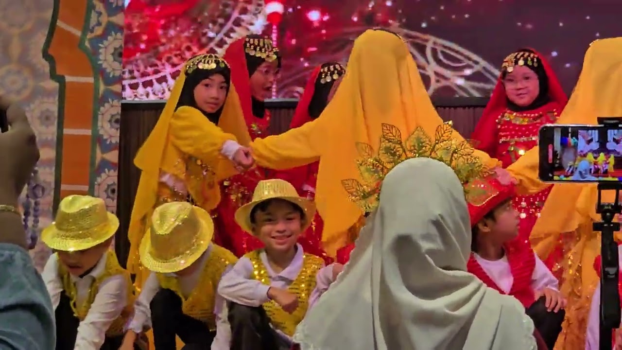 Tarian bollywood  dari murid 6 tahun. majlis graduasi LG