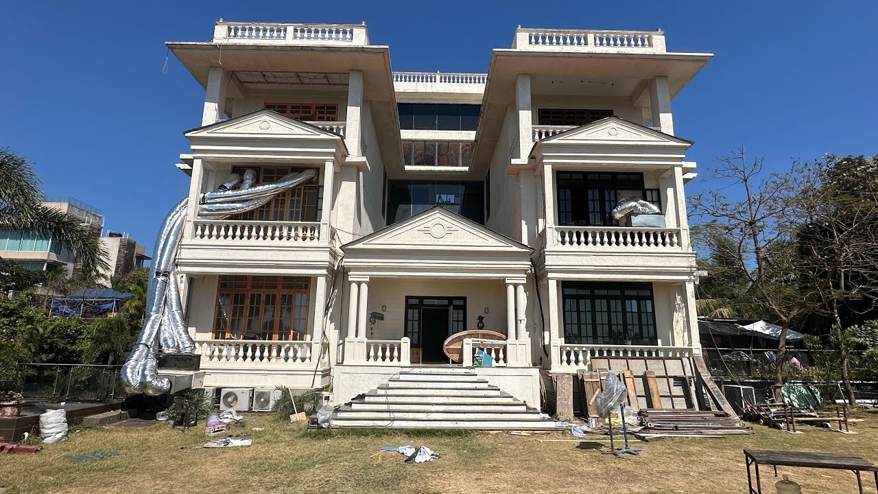 50 Crore….. 270° Sea View Bungalow For Sale at Madh Island Malad West