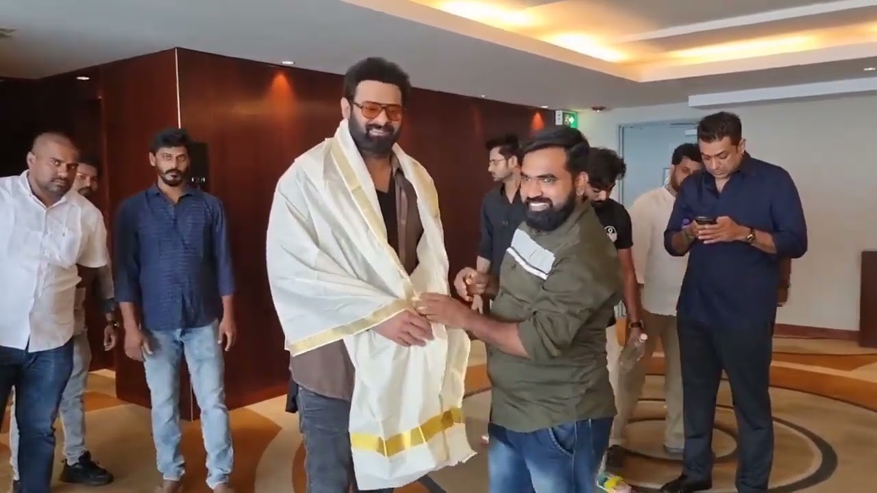 Kerala Prabhas fans meets Radhe Shyam promotions kochi 