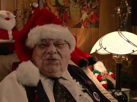 Video: The Canadian has collected a record collection of Santa Clauses