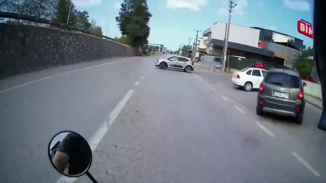 0.3s from Disaster! 😱🏍️ 