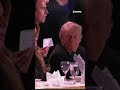 Veja o momento em que Trump é retirado às pressas de jantar após tiros