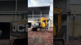 Breaking the Old to Build the Future 💥#SriKrishCivilSupplier #demolitionwork #earthmovers #jcbwork