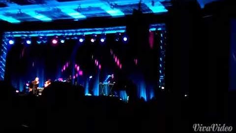 How am i supposed to live without you