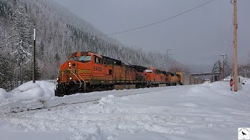 BNSF Stevens Pass: Westbound at Scenic