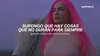 Addison Rae - Headphones On (Español + Lyrics) | Video musical screenshot 4