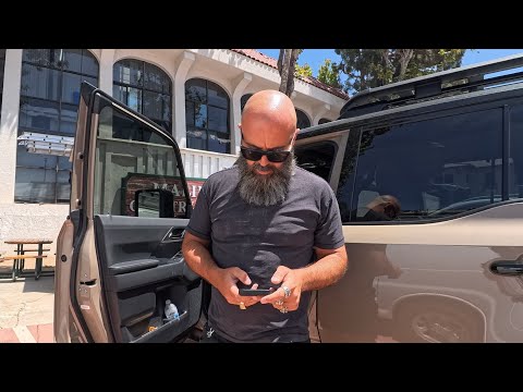 Shopping in Malibu• CHROME HEARTS + VINTAGE