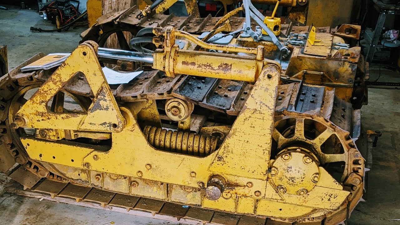 Cat D4 undercarriage work (part 1)