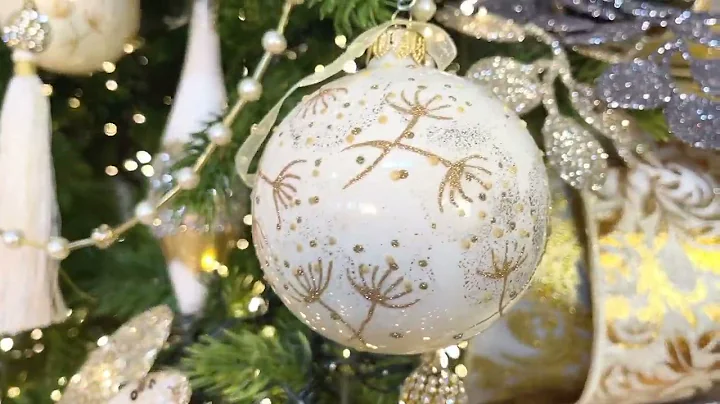 A Regal Mixing Metal Christmas Collection - Christ...